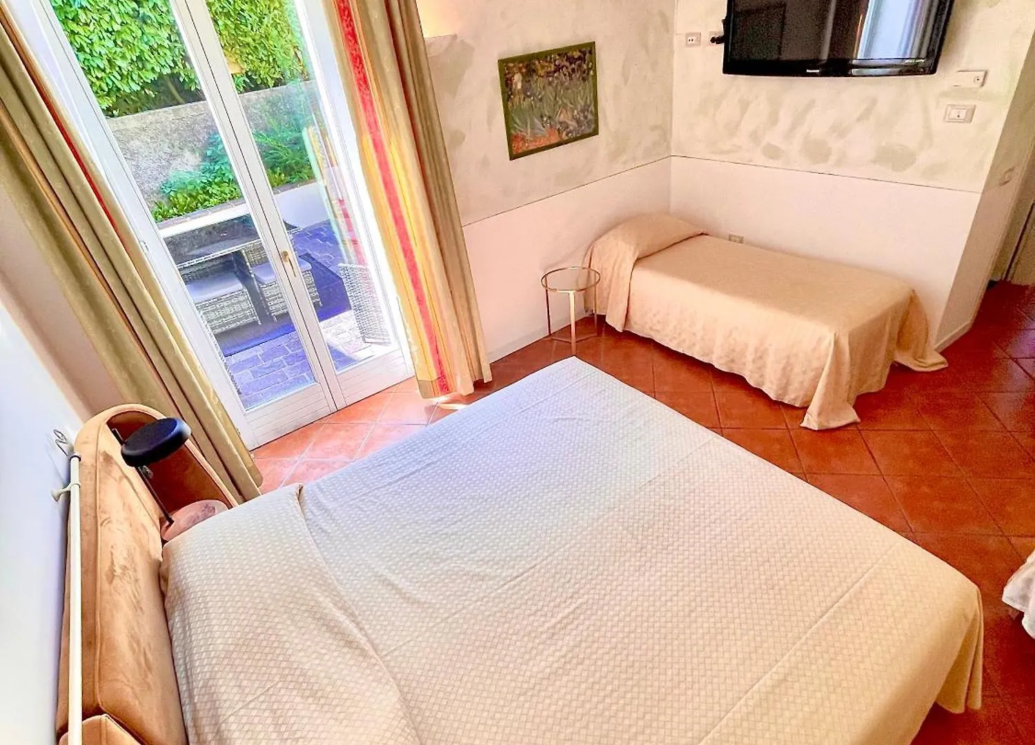 Caroline Hotel Brusimpiano 4*,  Italy