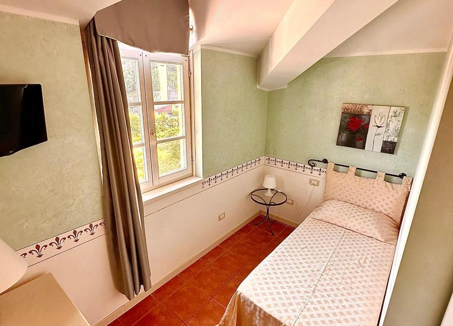 Caroline Hotel Brusimpiano