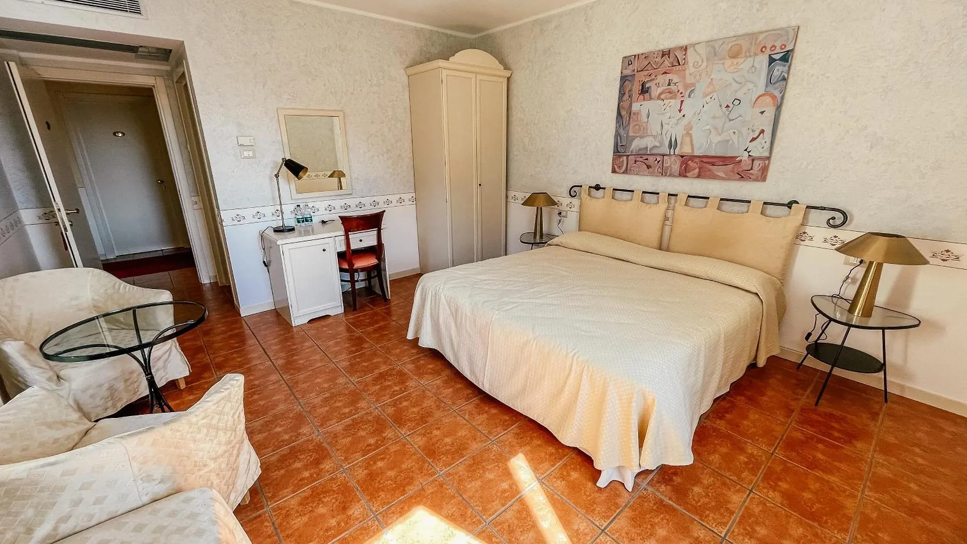 Caroline Hotel Brusimpiano